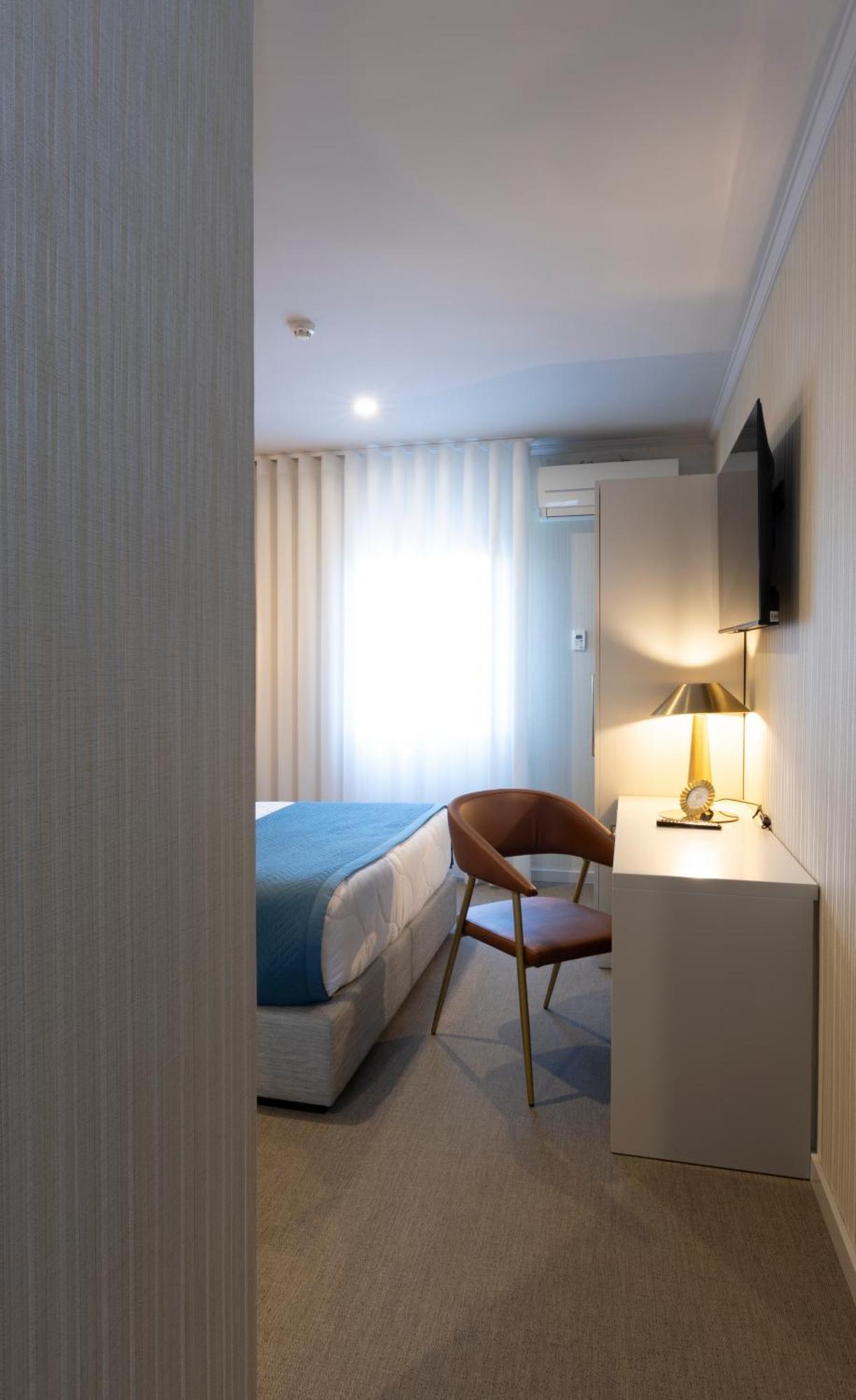 America 3* Porto