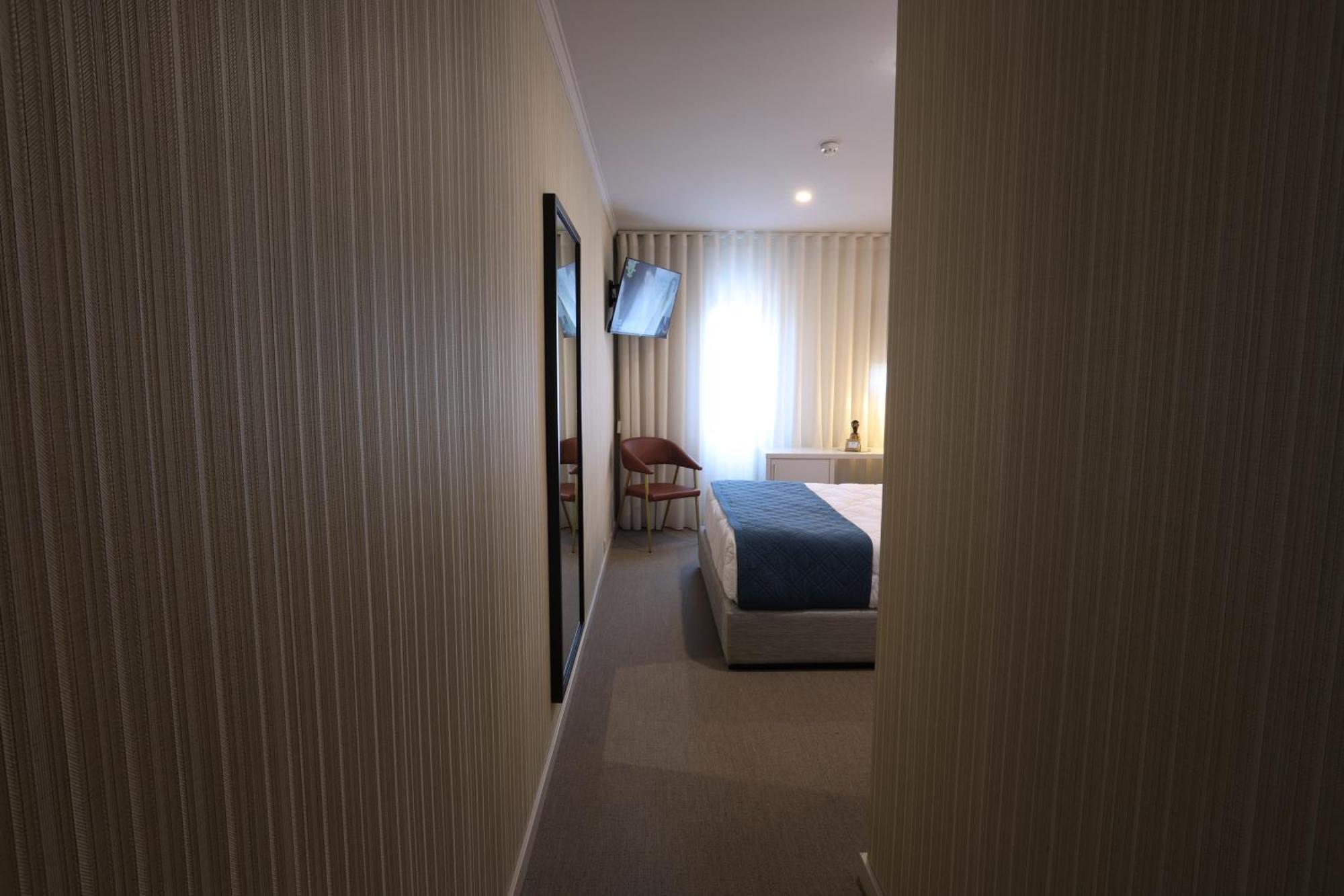 America Hotel 3*